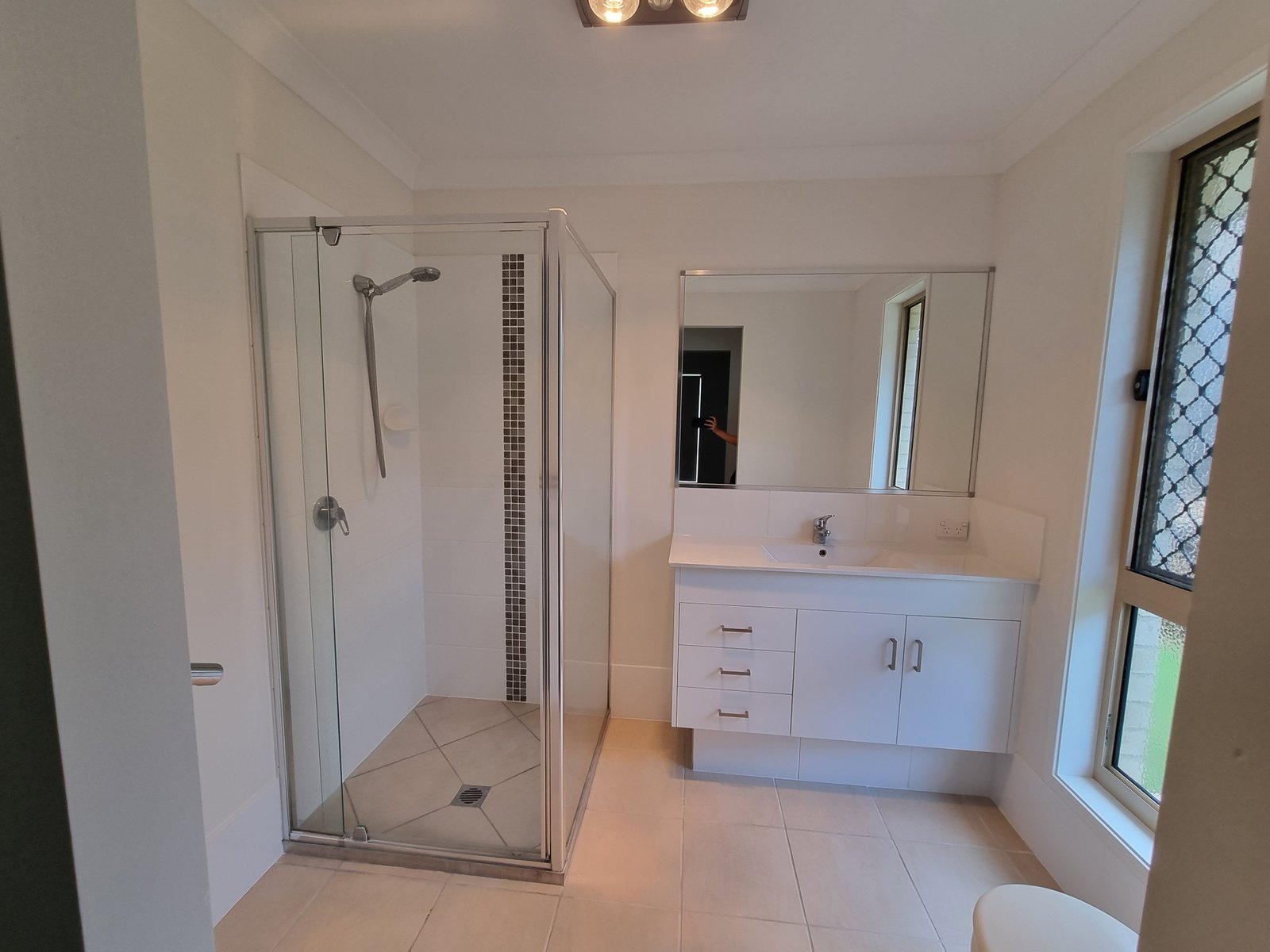 6 BUCHANEN Street BOYNE ISLAND 12