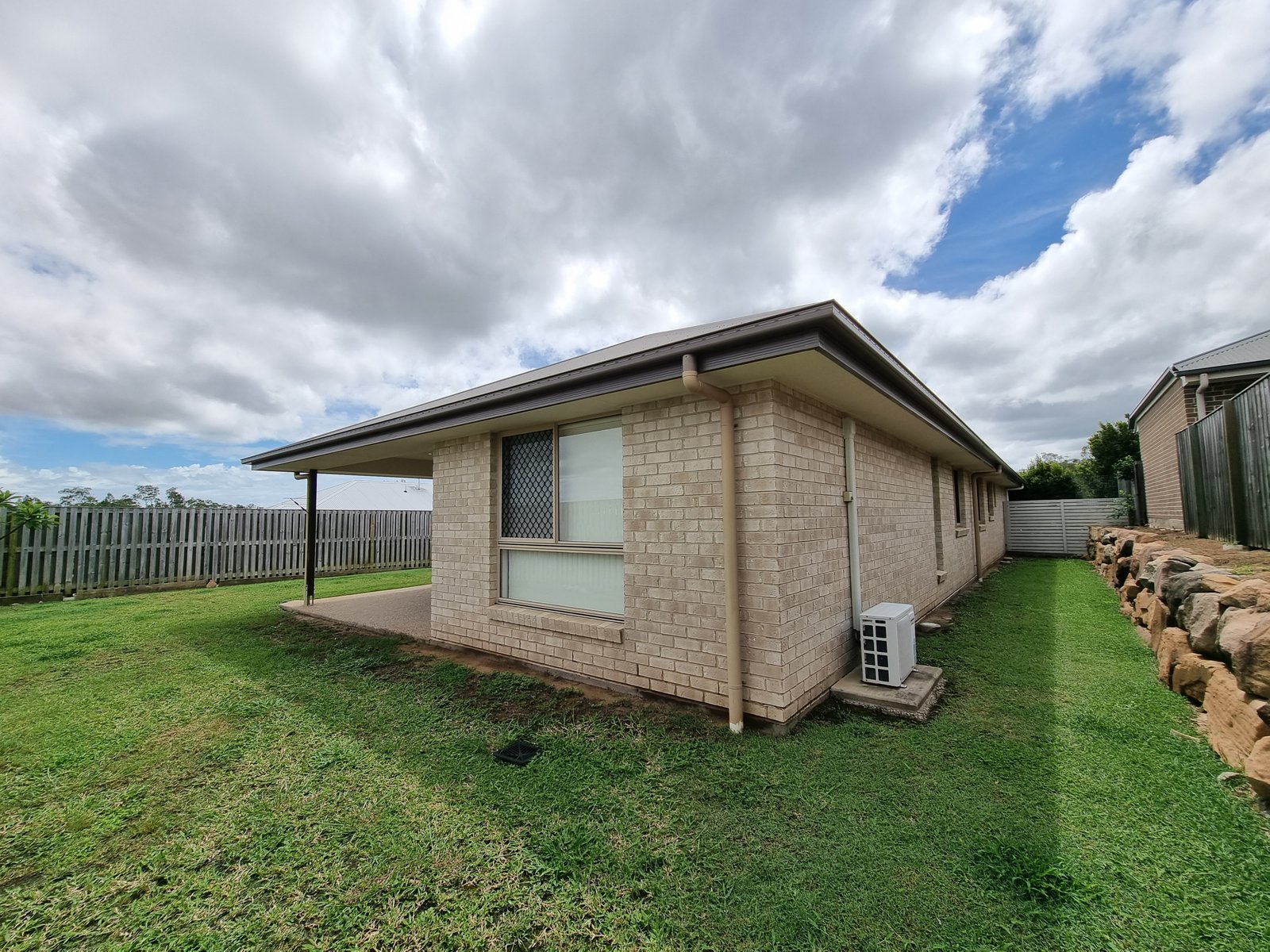 6 BUCHANEN Street BOYNE ISLAND 15