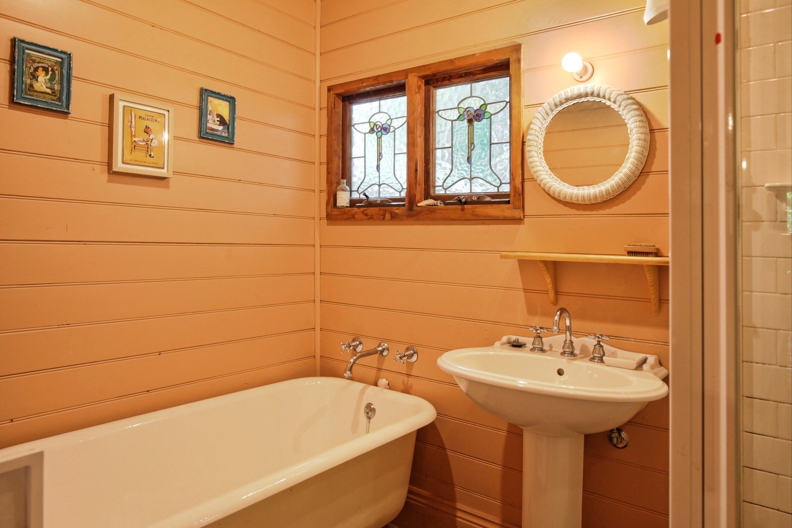 Real Estate and Property in 6 Buckland Street, Woodend, VIC