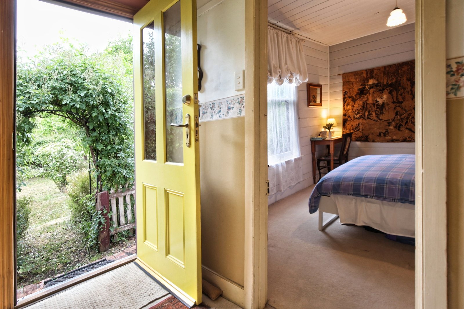 Real Estate and Property in 6 Buckland Street, Woodend, VIC