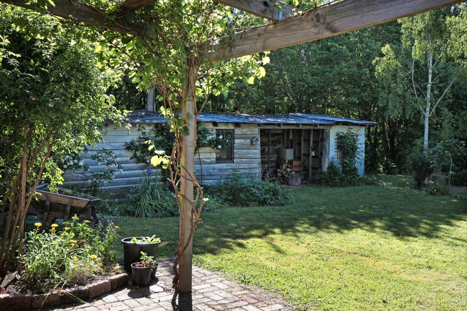 Real Estate and Property in 6 Buckland Street, Woodend, VIC