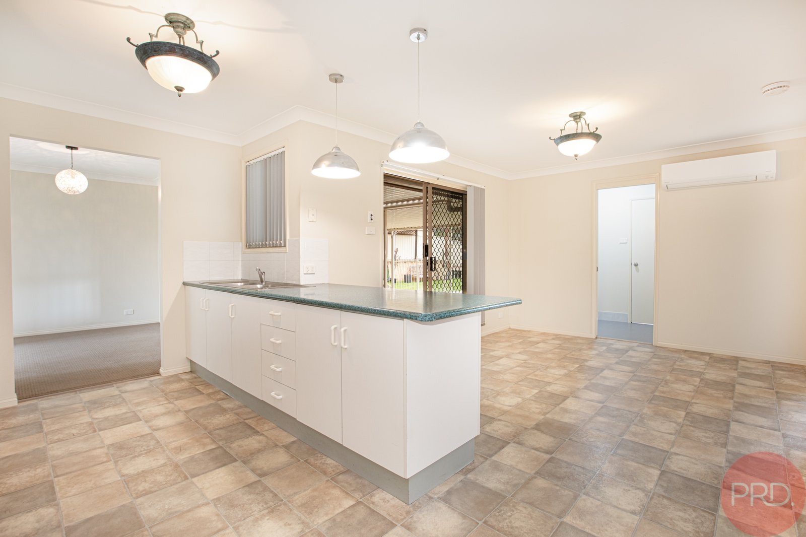 6 Budgeree Drive ABERGLASSLYN 7