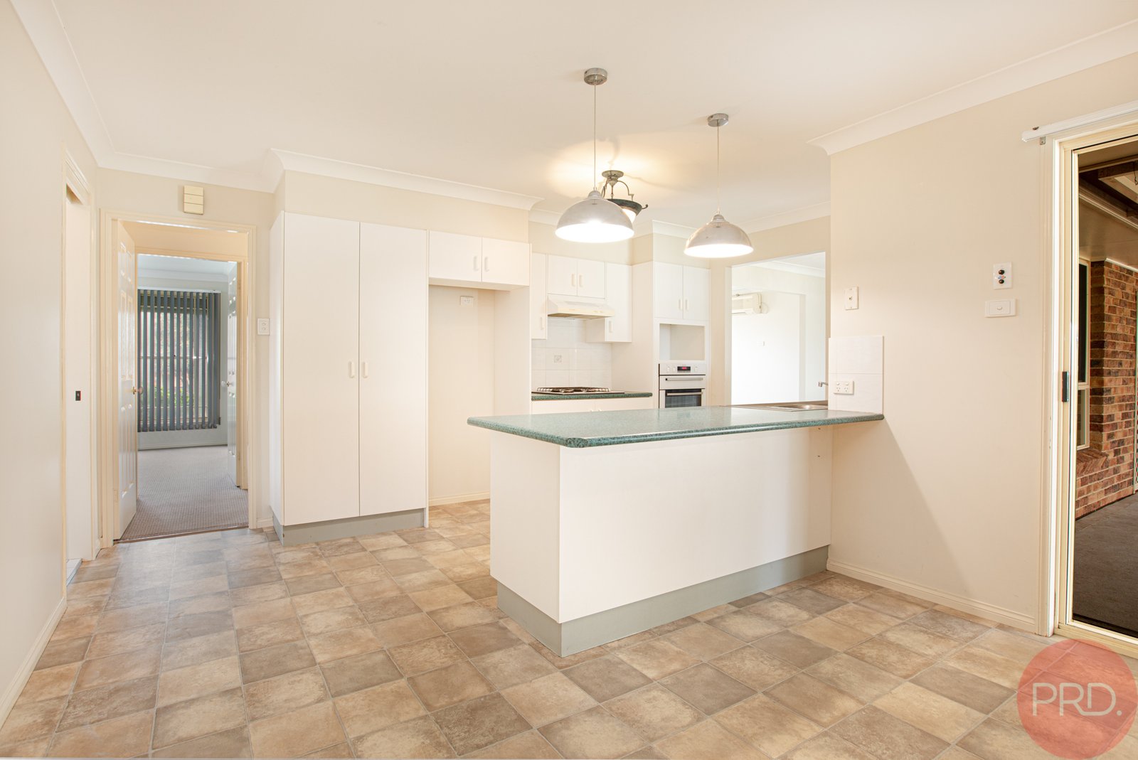 6 Budgeree Drive ABERGLASSLYN 8