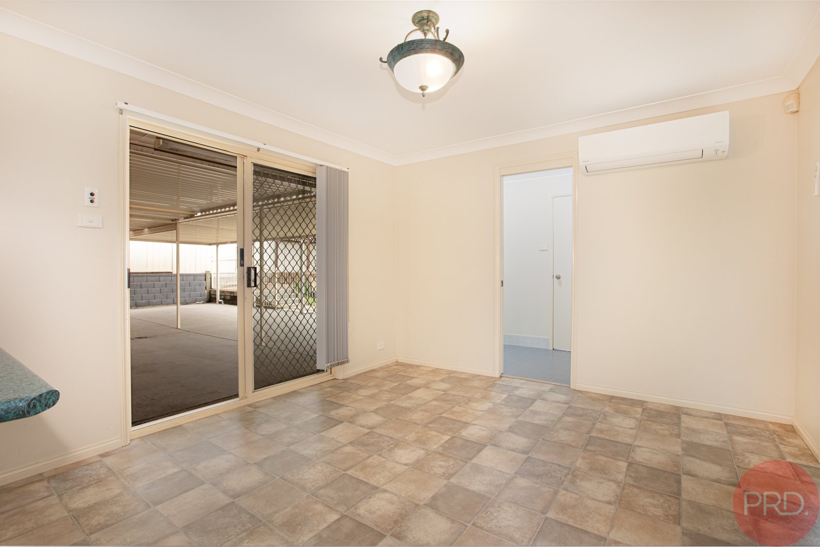 6 Budgeree Drive ABERGLASSLYN 10