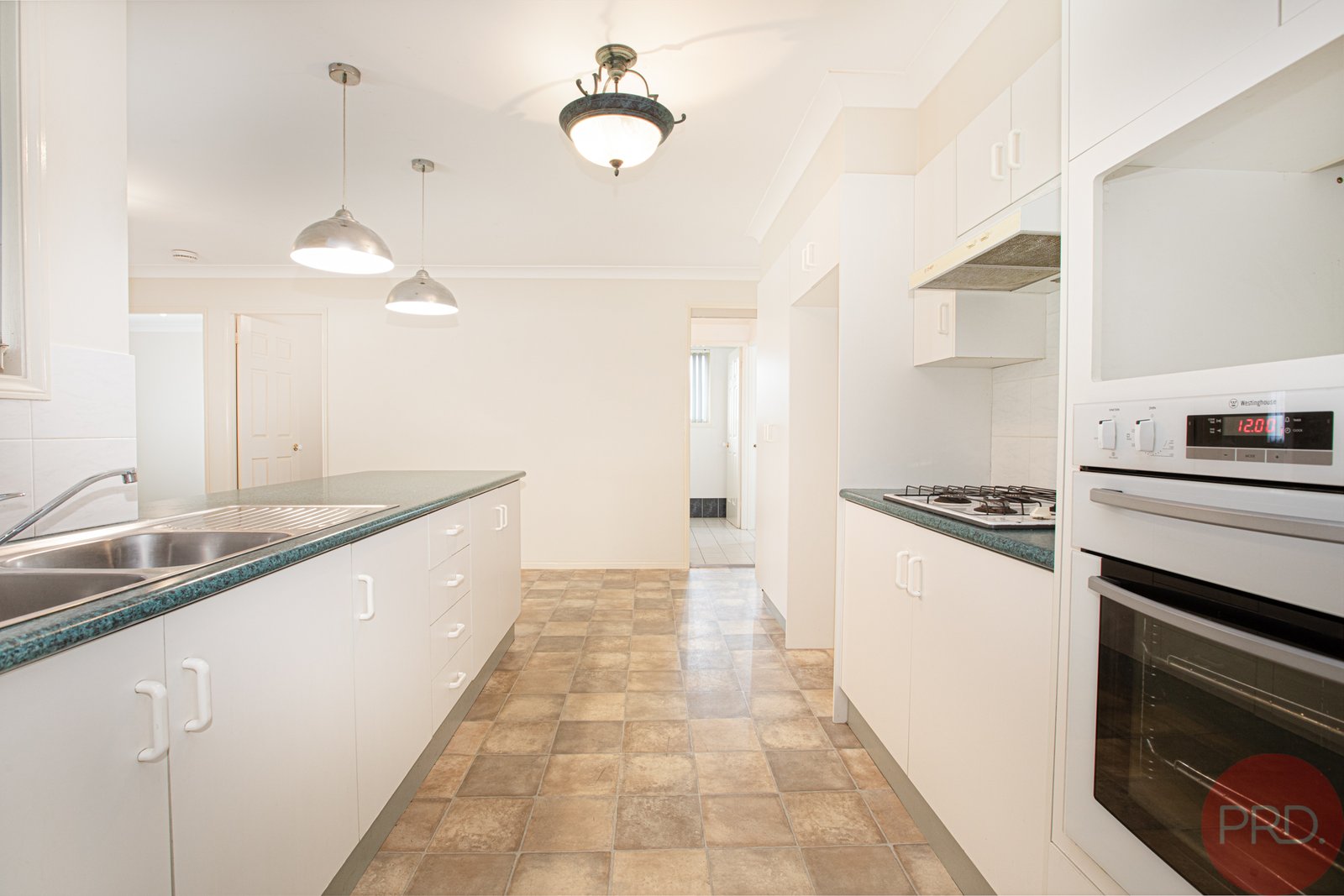 6 Budgeree Drive ABERGLASSLYN 5