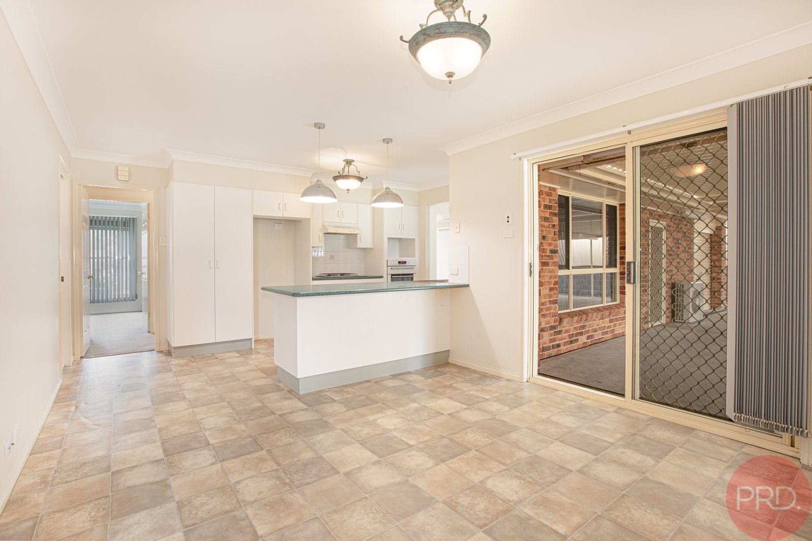 6 Budgeree Drive ABERGLASSLYN 9