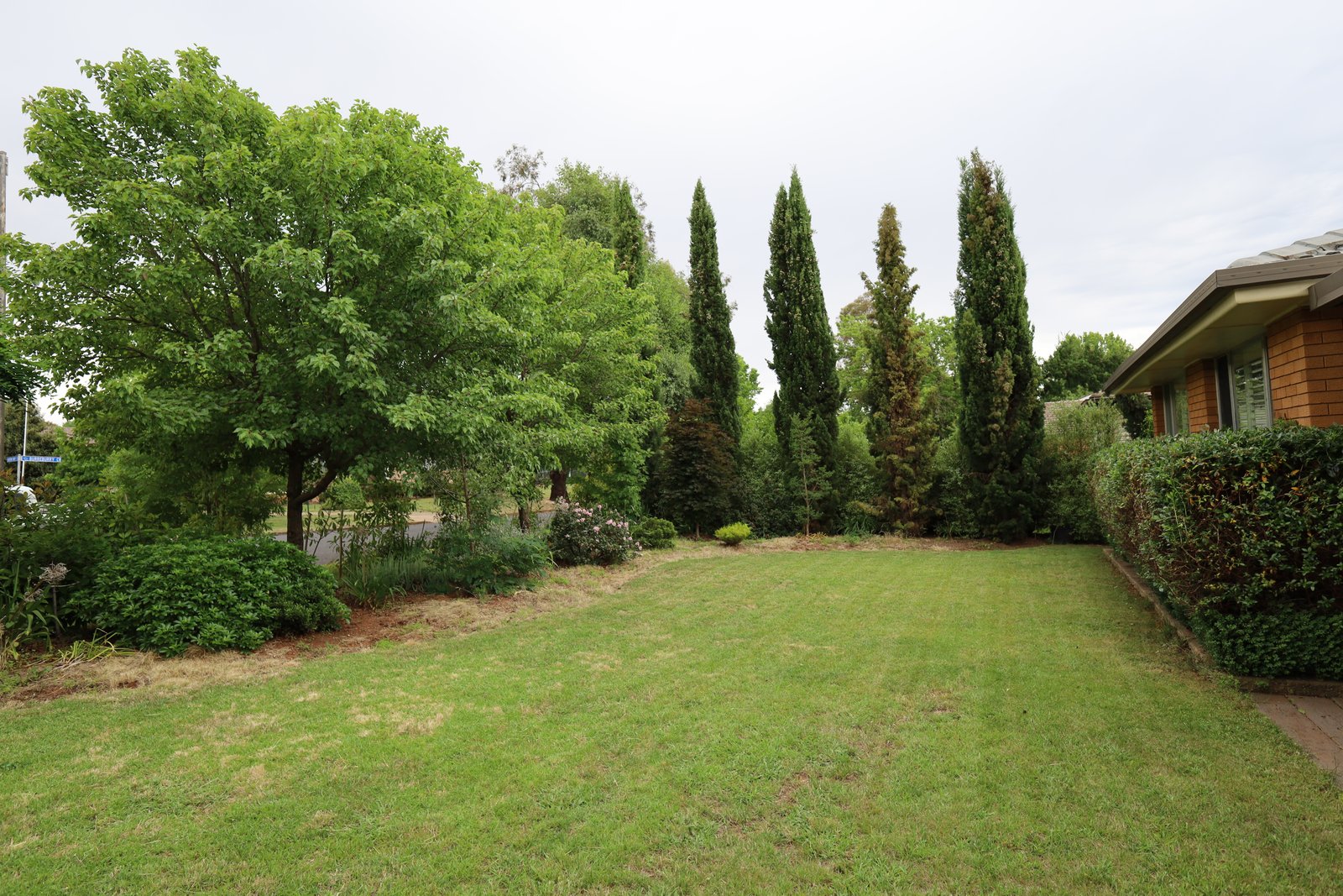 6 Burreburry Crescent ORANGE 2