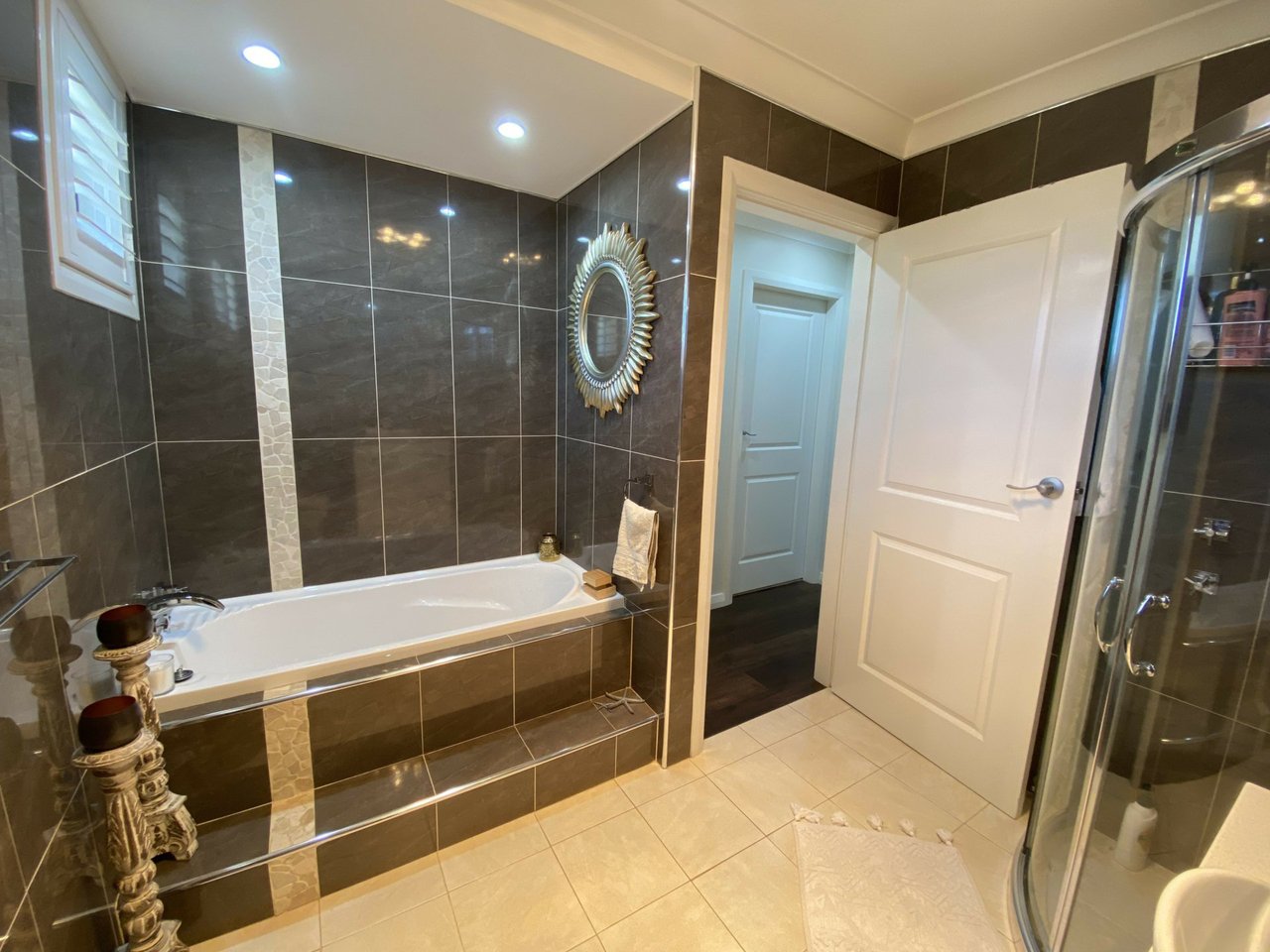 6 Burreburry Crescent ORANGE 13