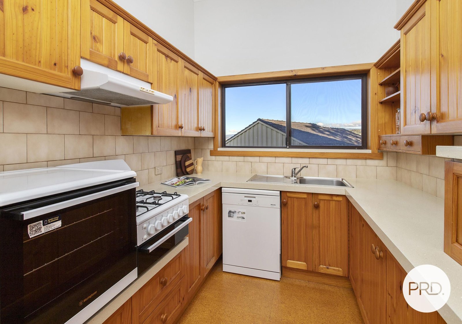 6 Burrows Avenue KANAHOOKA 4