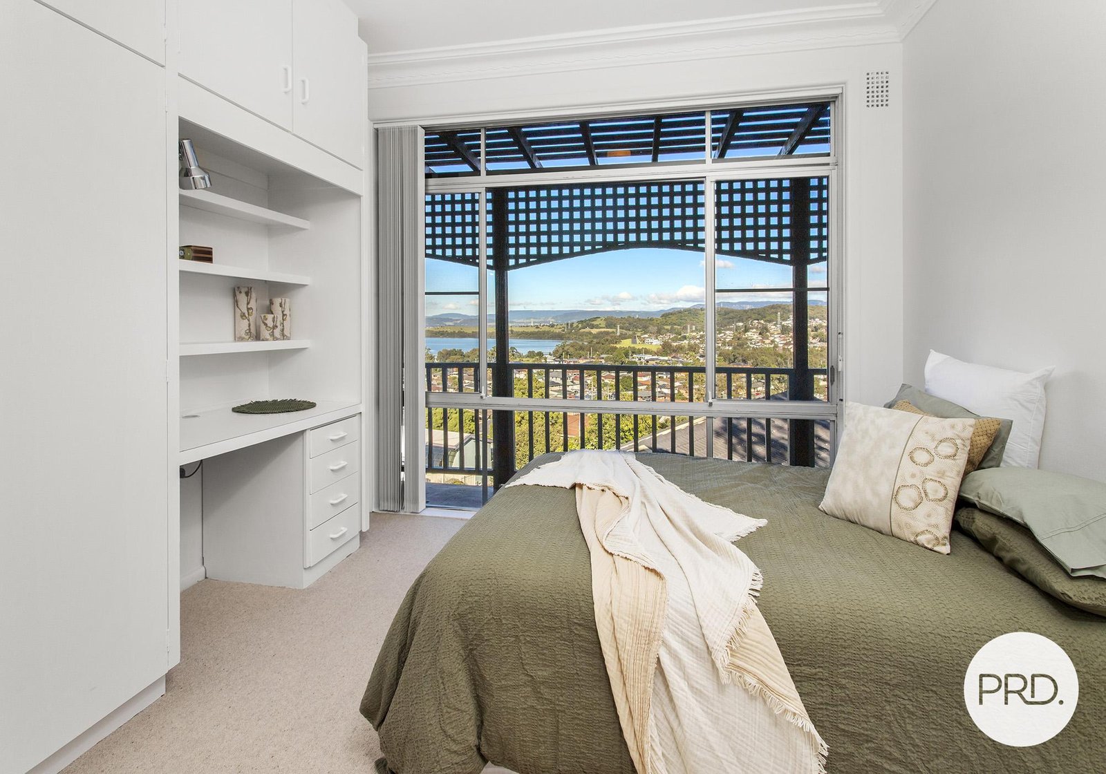 6 Burrows Avenue KANAHOOKA 8