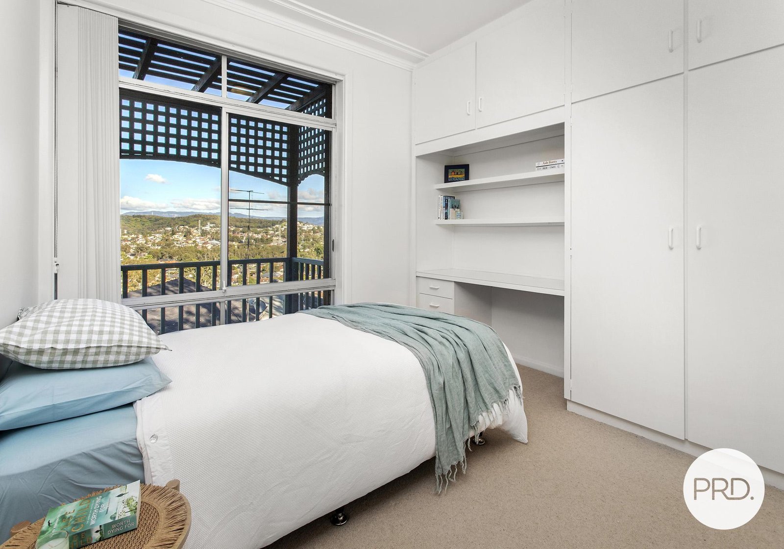 6 Burrows Avenue KANAHOOKA 9
