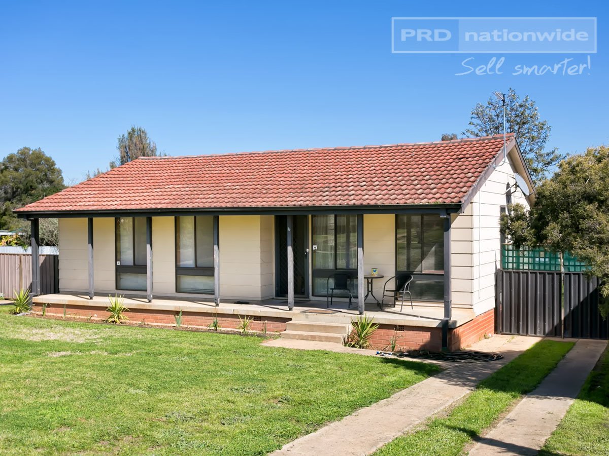 6 Callaghan Street ASHMONT 1