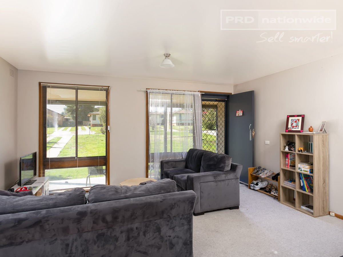 6 Callaghan Street ASHMONT 2