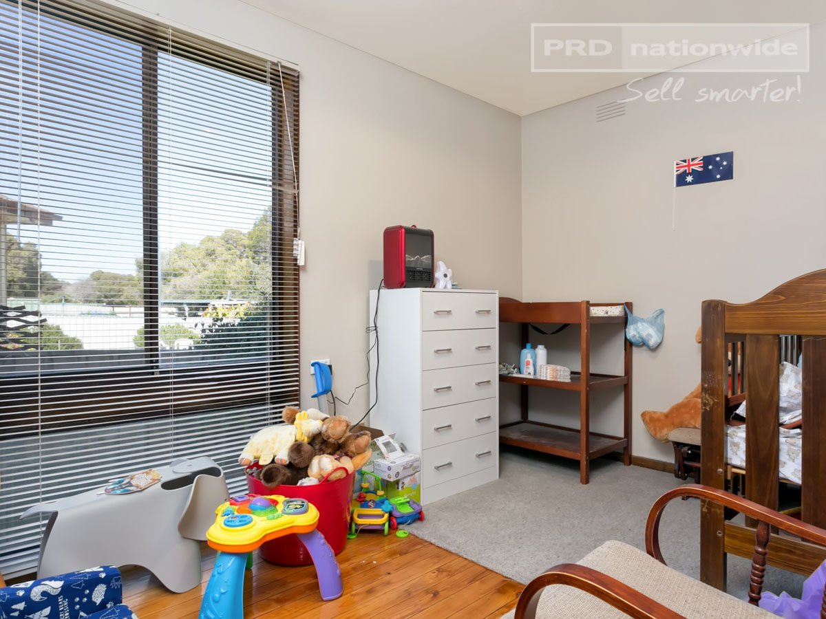 6 Callaghan Street ASHMONT 8