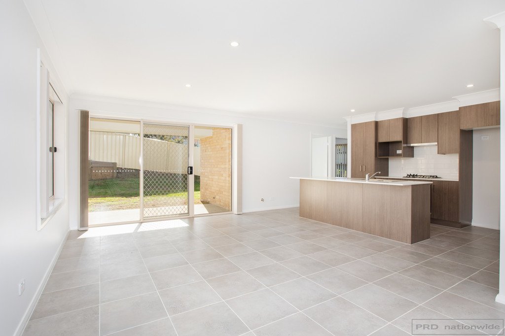 6 Cambewarra Avenue THORNTON 6