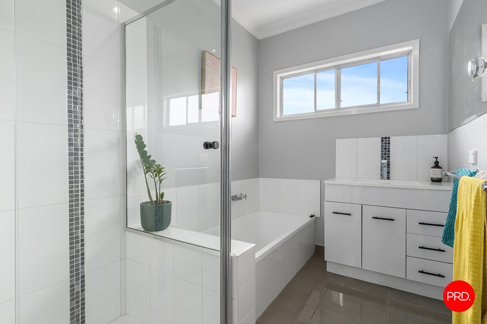 6 Cambridge Crescent WHITE HILLS 9