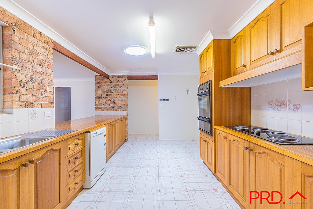 6 Camira Crescent TAMWORTH 5