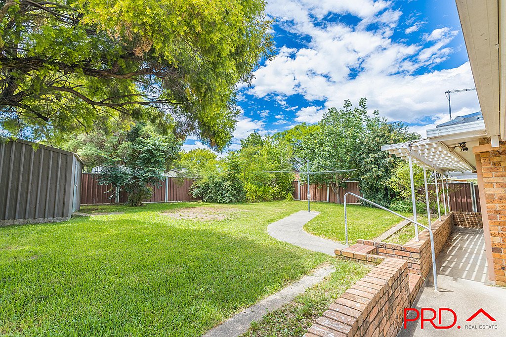 6 Camira Crescent TAMWORTH 11