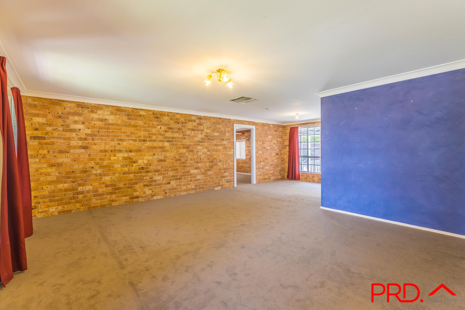 6 Camira Crescent TAMWORTH 5