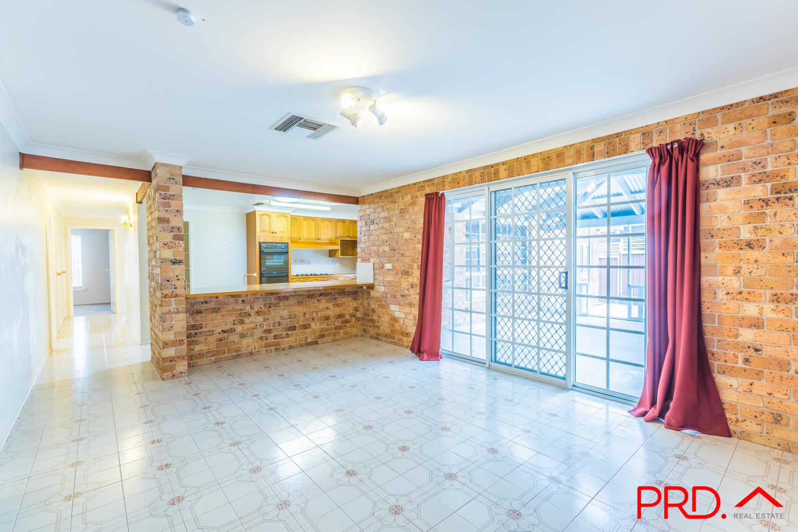 6 Camira Crescent TAMWORTH 11