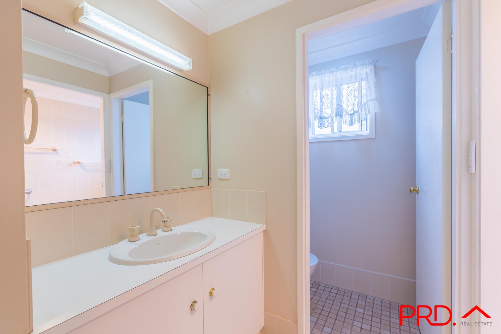 6 Camira Crescent TAMWORTH 15