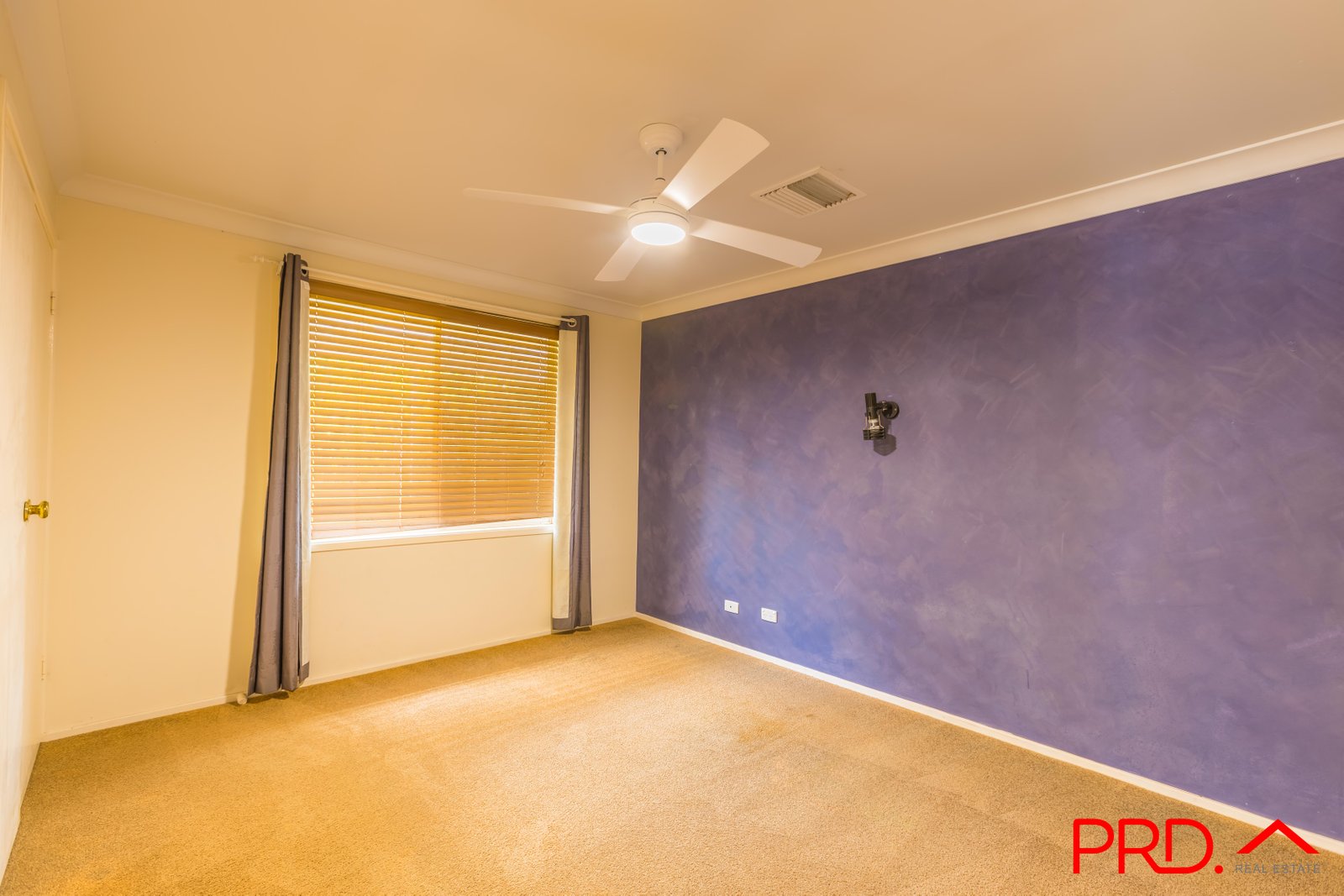 6 Camira Crescent TAMWORTH 18