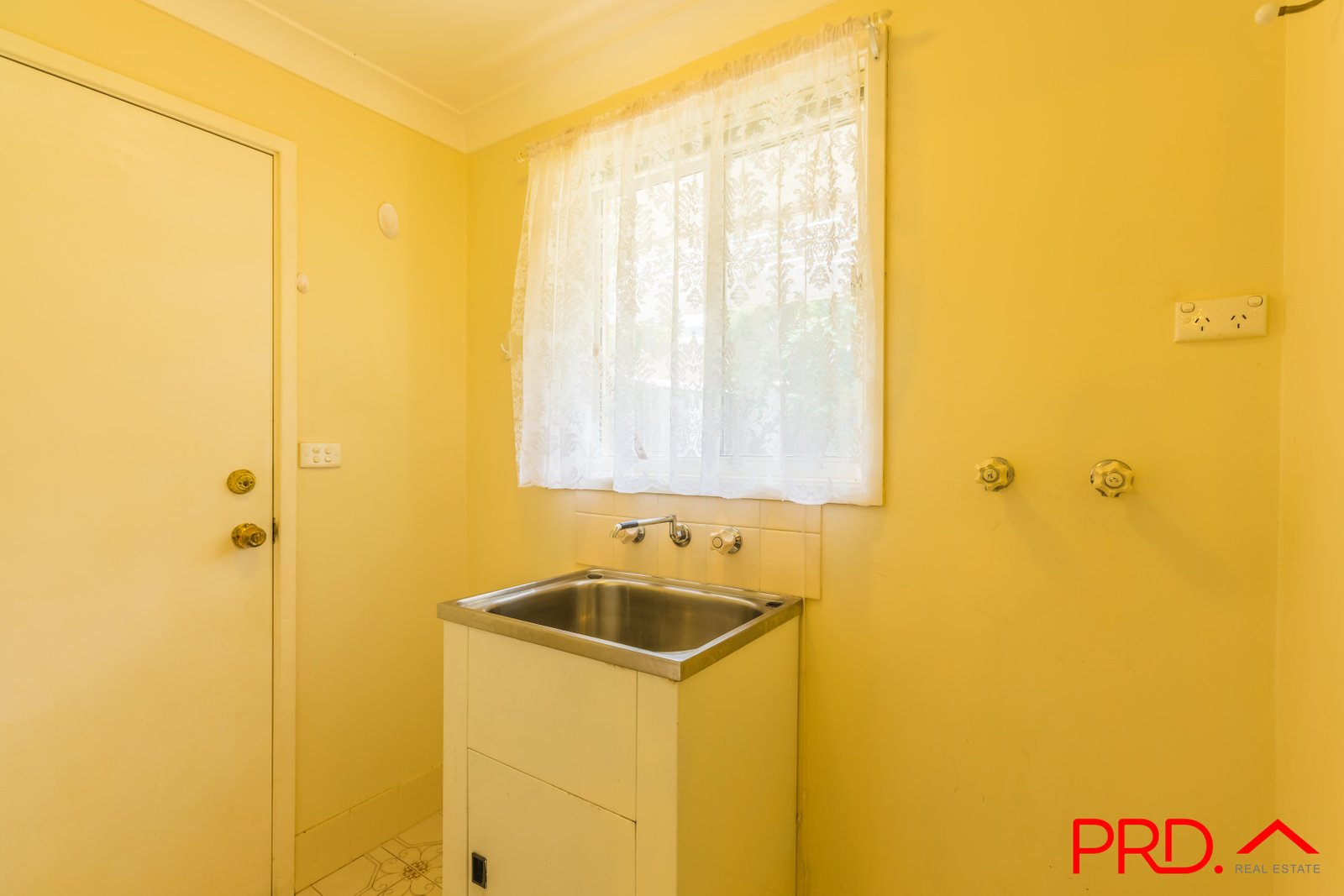 6 Camira Crescent TAMWORTH 19