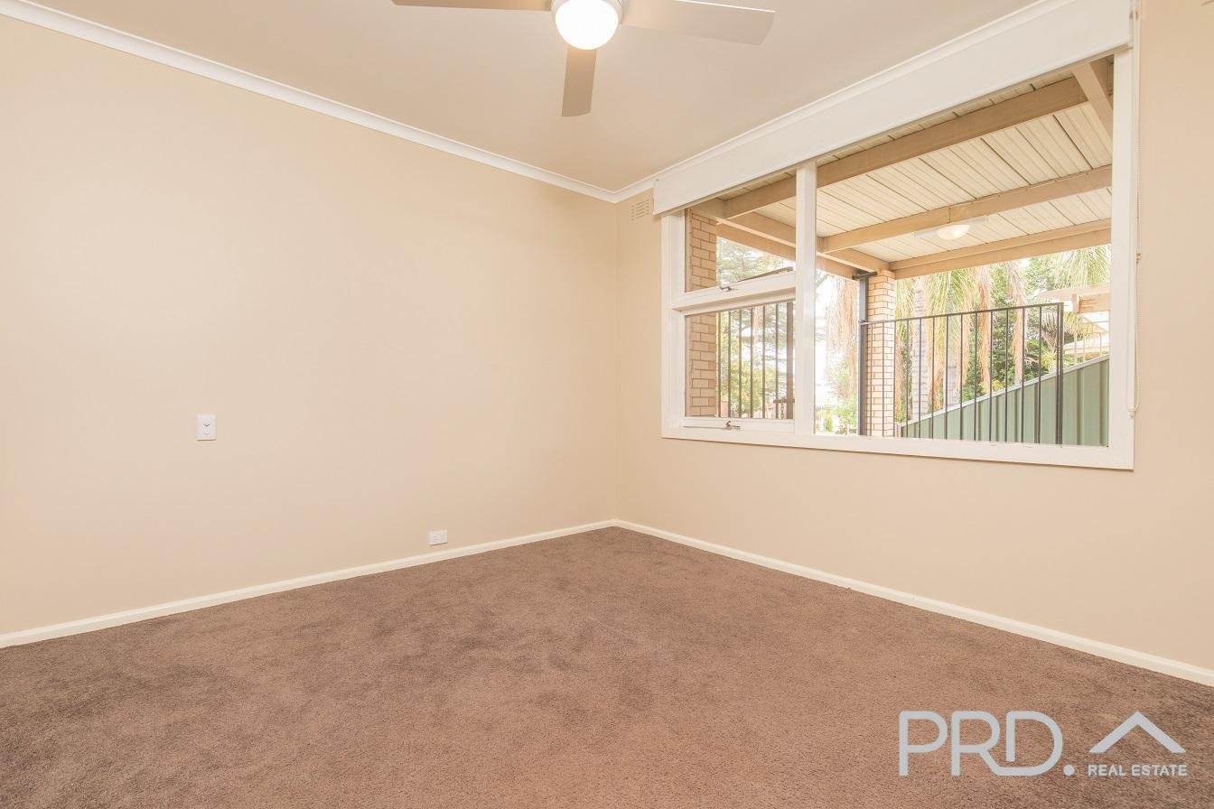 6 Campbell Grove MILDURA 11