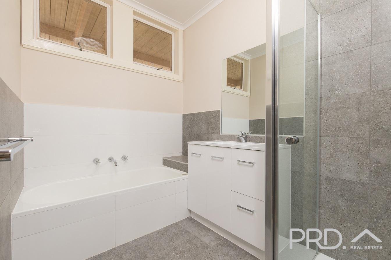 6 Campbell Grove MILDURA 12