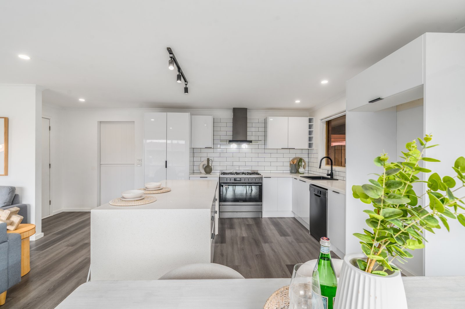 Gallery: 6 Castlemaine Court
