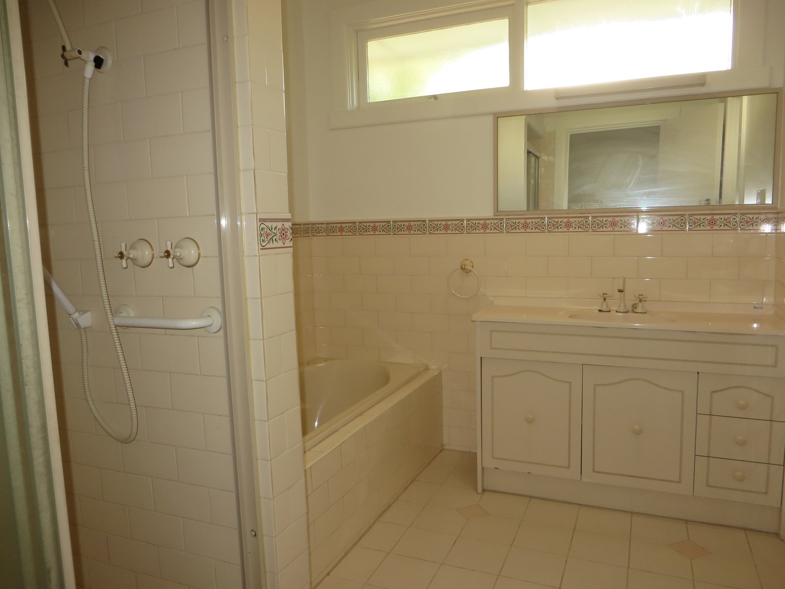 Gallery: 6 Cavell Court