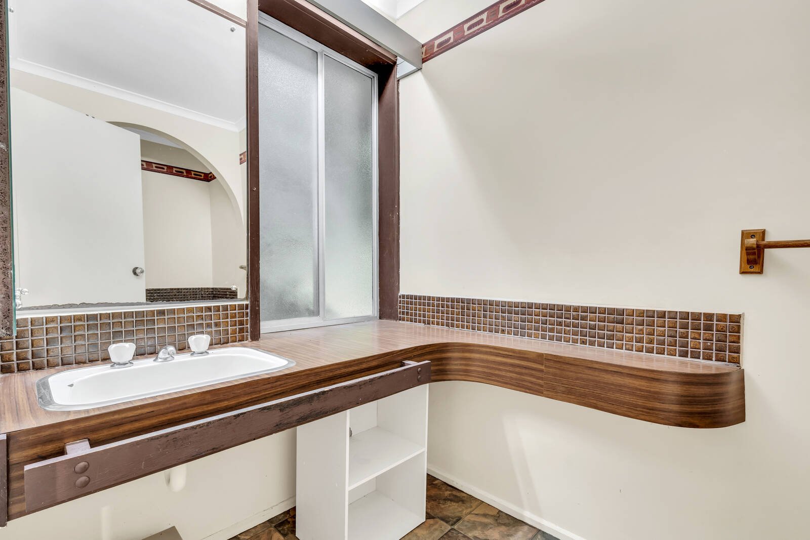 Real Estate and Property in 6 Cedar Court, Gisborne, VIC