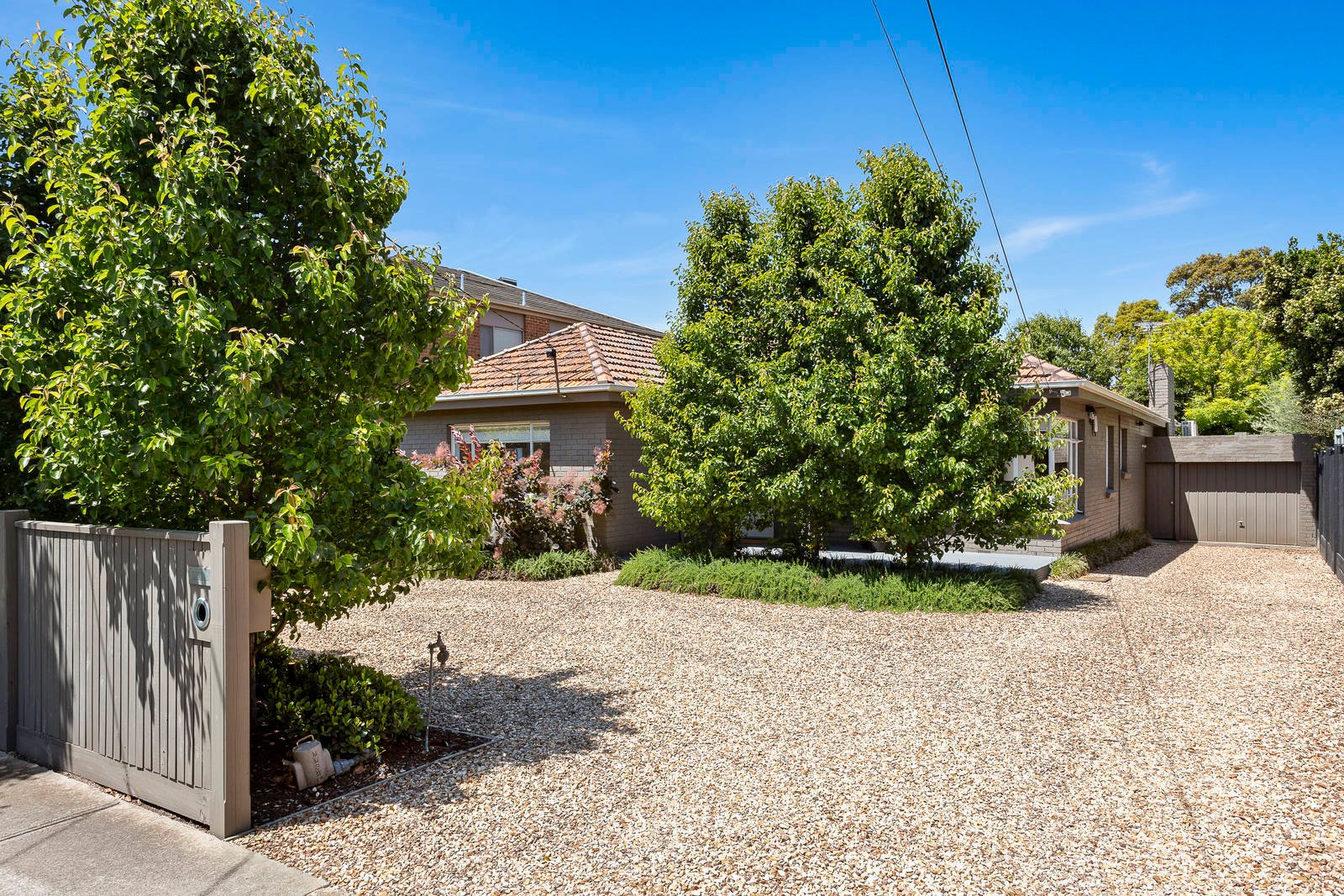 6 Charles Street, Hampton