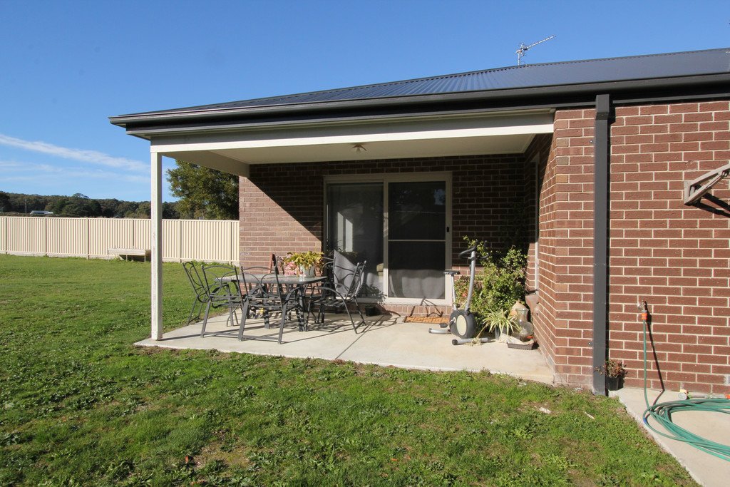 6 Cherry Court CANADIAN 9