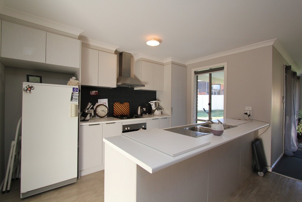 6 Cherry Court CANADIAN 2