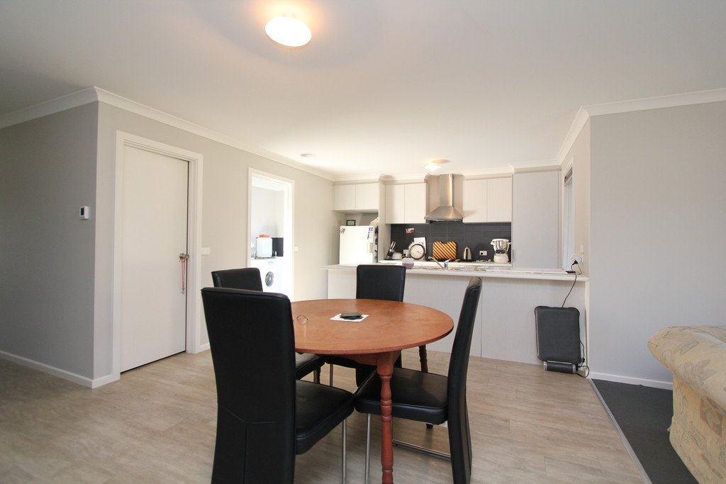 6 Cherry Court CANADIAN 3