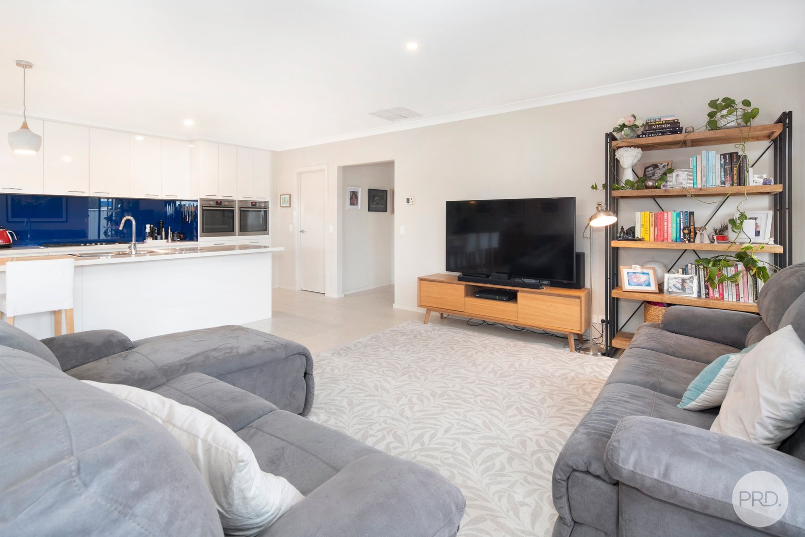 6 Cinnamon Drive LAKE GARDENS 7