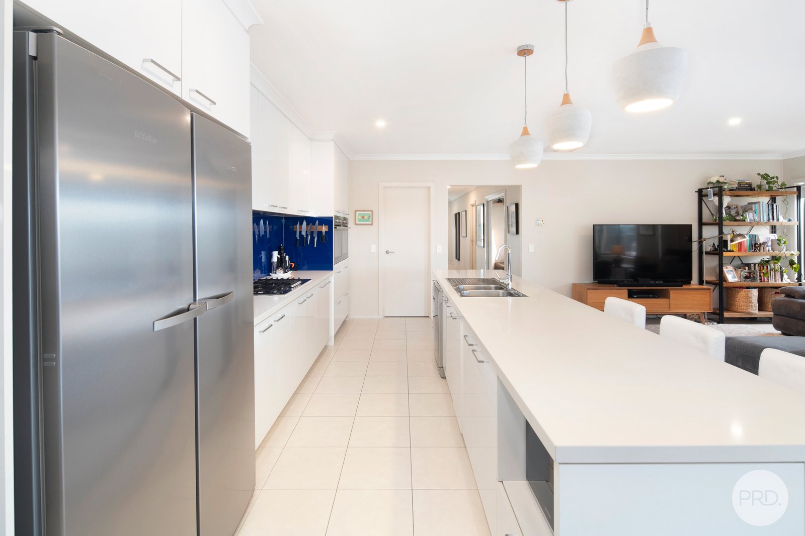 6 Cinnamon Drive LAKE GARDENS 8