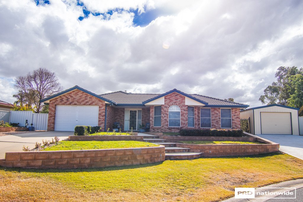 6 Clancy Court TAMWORTH 1