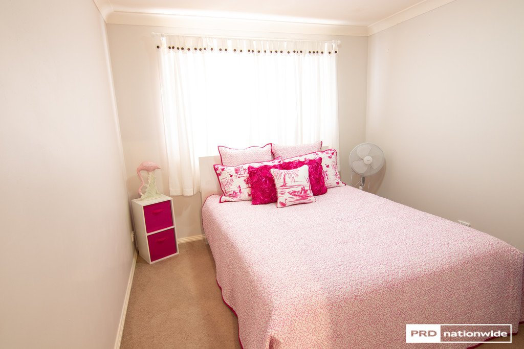 6 Clancy Court TAMWORTH 8