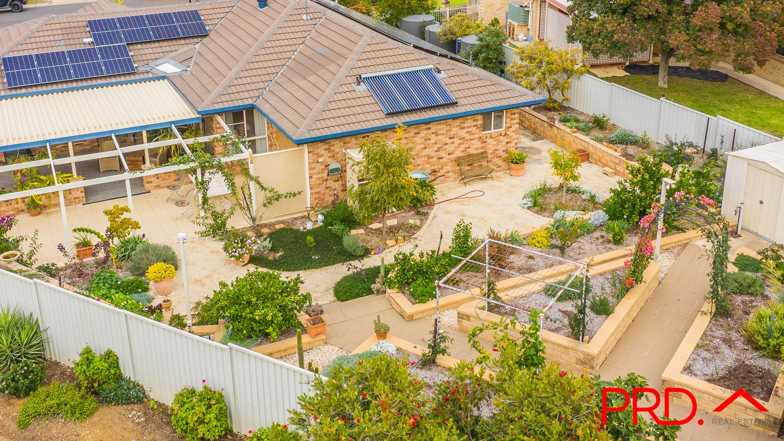 6 Clancy Court TAMWORTH 26