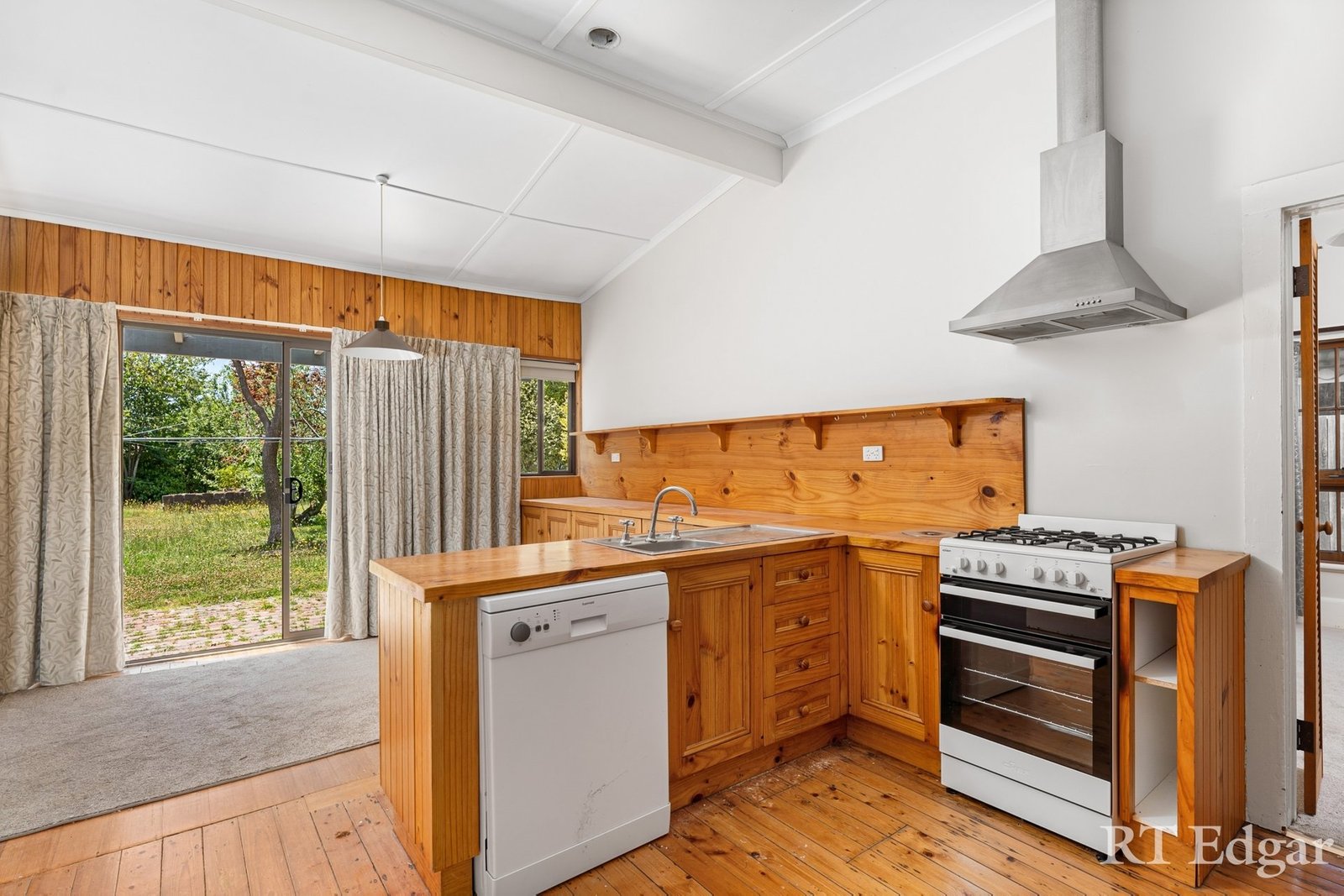 Real Estate and Property in 6 Clowes Street, Kyneton, VIC