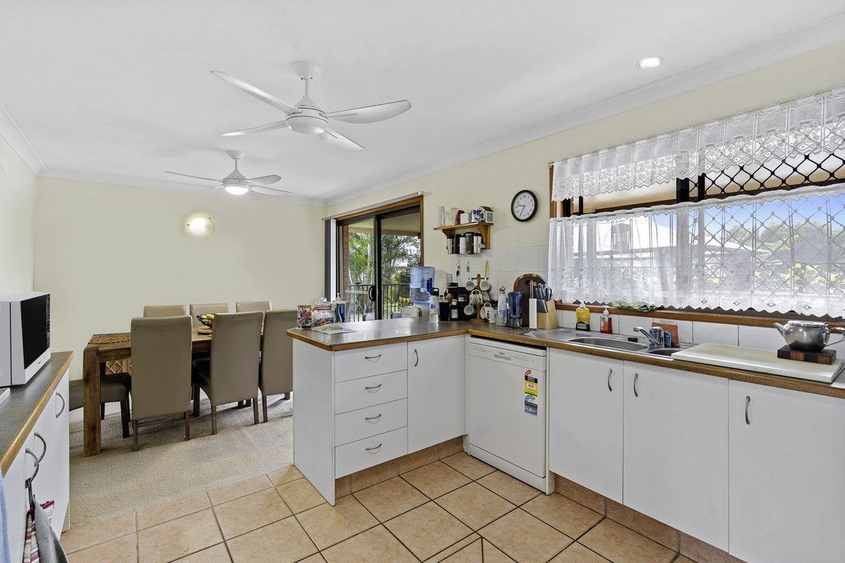 6 Coleto Crescent BURLEIGH WATERS 2