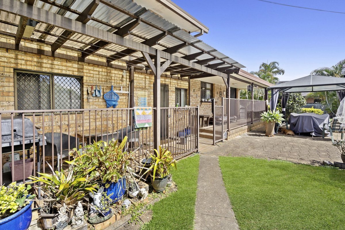 6 Coleto Crescent BURLEIGH WATERS 11