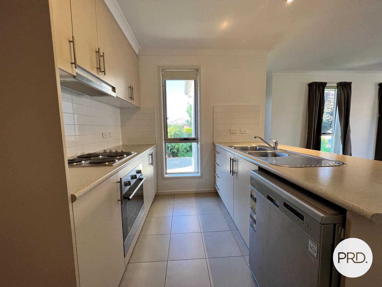 6 Constance Stone Street MACGREGOR 11