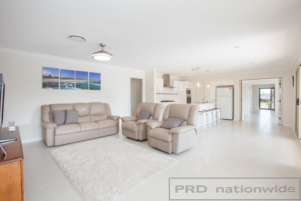 6 Coolabah Street ABERGLASSLYN 9