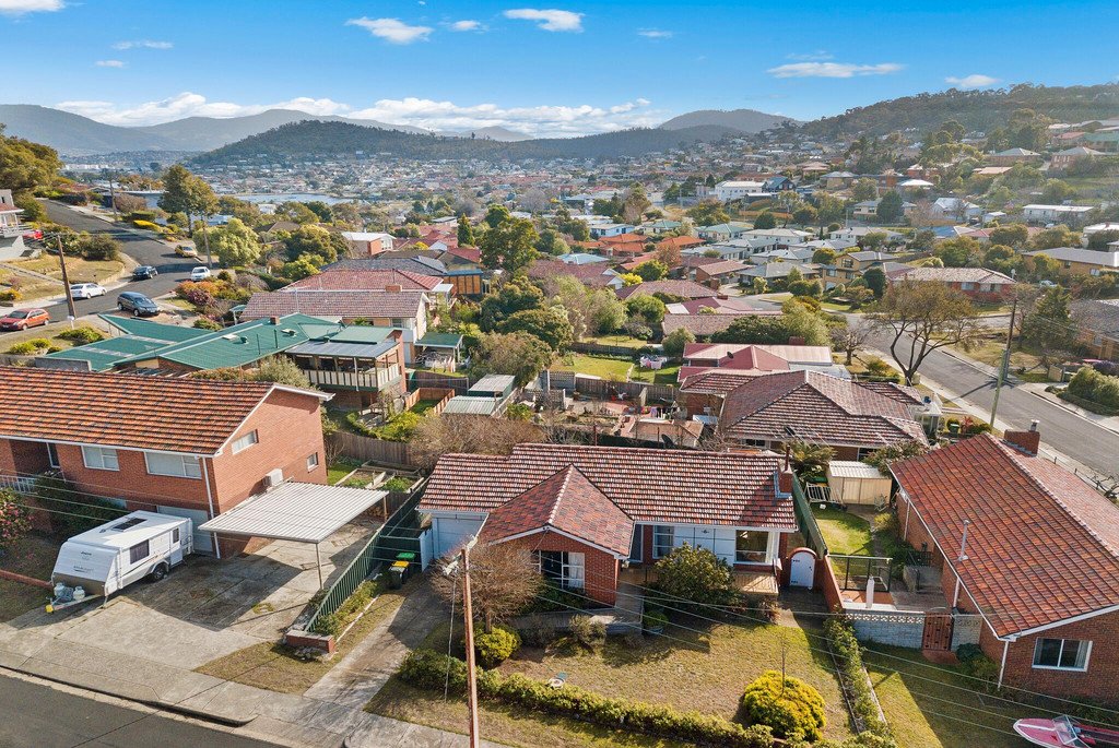 6 Coolangatta Street LINDISFARNE 4