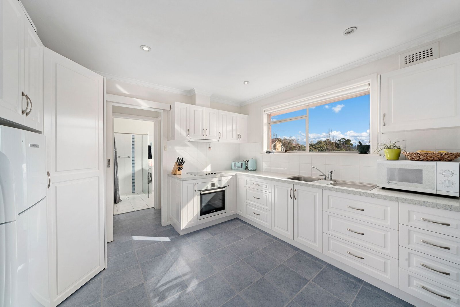 6 Coolangatta Street LINDISFARNE 5