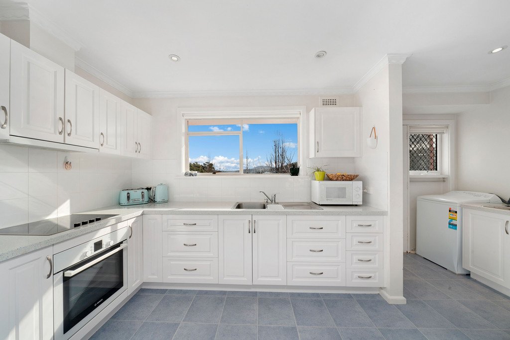 6 Coolangatta Street LINDISFARNE 6