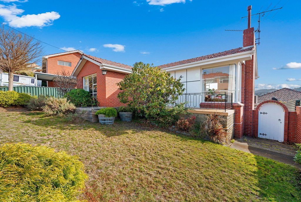 6 Coolangatta Street LINDISFARNE 22